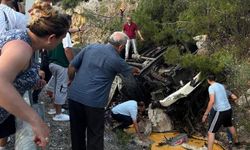 Devrilen kamyonun sürücüsü hayatını kaybetti