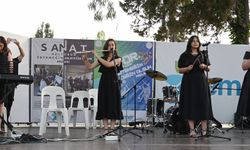 Kemer'de liseler arası müzik yarışması