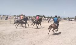 Rahvan atlardan görsel şölen