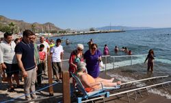 Bodrum Belediyesi yaz aylarında özel bireyleri unutmadı... Halk plajına raylı sistem kuruldu