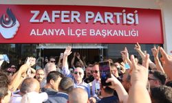 Ümit Özdağ Alanya'da net konuştu... “Zafer Partisi Türkiye’yi yöneten kadrolar içinde olacak”