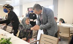 Vali Şahin’den bayramda huzurevi ziyareti