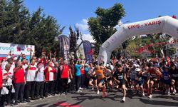 15 Temmuz şehitlerini anmak için Çengelköy 5. Vatan Koşusu'nda koştular
