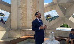 AK Parti İstanbul İl Başkanlığı 15 Temmuz Şehitler Anıtı'nı ziyaret etti