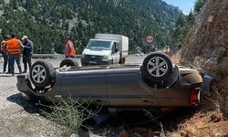 Akseki'de feci kaza... Otomobil takla attı: 2 yaralı