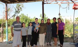 Aksu Belediye Başkanı İsa Yıldırım’ın eşi Emine Yıldırım bebek ziyaretlerine devam ediyor