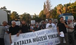 Antalya Arkeoloji Müzesi önünde direniş devam ediyor... İMO'dan müze için rapor çağrısı