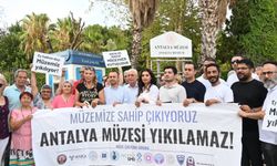 Antalya Müzesi'nde tansiyon yükseldi.... Kapatma kararına vatandaşlardan büyük direniş
