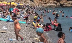 Antalya’da sahilleri doldu taştı
