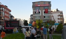 Başkan Böcek'in göz altına alınmasının ardından CHP İl Binası önünde gergin bekleyiş... CHP yöneticilerinden kritik açıklama
