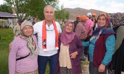 Başkan Özçelik doğu ve batı yaylalarına çıkarma yaptı