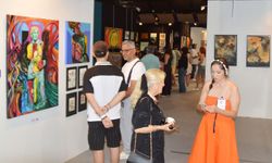 Antalya’daki fuarda sanat dersi