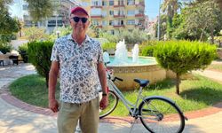 Hırsızların kurbanı olmuştu! Gelen hediyeyle tekrar şarkı söylemeye başladı