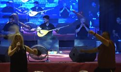Antalya’daki festivalde sahnede ilginç an Dron sanatçının kafasına çarptı
