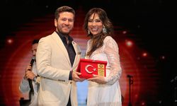Işın Karaca’dan muhteşem performans