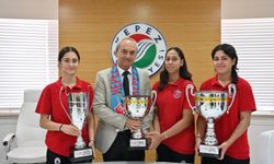 Kocagöz, Türkiye’nin hentbol yıldızlarını ağırladı