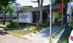 Konyaaltı’nda muhtarlık binaları çiçeklendiriliyor