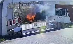 Kopan elektrik kablosu saman balyalarını küle çevirdi