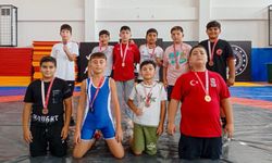 Manavgat’a güreşte madalya yağmuru