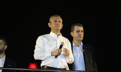 Özgür Özel Adana'da 250 bin kişiyle iktidara seslendi... "Yargılamaları TRT’den yayınlayın"