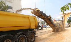 Yeni Emek Mahallesi’nde 5 sokakta yollar yenileniyor
