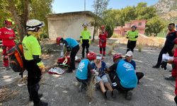 Antalya'da deprem senaryosu... ANDA ekibi enkazdan kurtarma çalışması yaptı