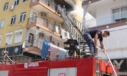 Antalya'da dairede çıkan yangını itfaiye söndürdü