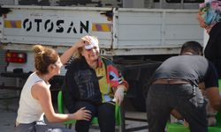 Güvenlik kameralarına yansıyan kazada baba, anne ve 2 çocuk yaralandı