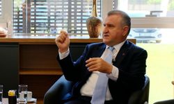 Bakan Bak ‘Bizim Kort'a konuk oldu