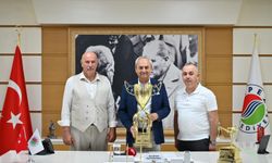 Başkan Kocagöz, Kick Boks sporcularını ağırladı