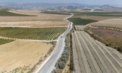 Büyükşehir, Tarsus'ta 5 mahalleyi bağlayan grup yolundaki çalışmasını tamamladı