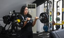 Depremzede Zehra, bilek gücüyle hayata yeniden tutundu