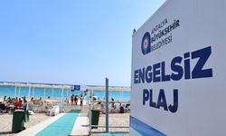 Büyükşehir’in engelsiz plajlarına ziyaretçi akını