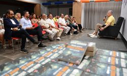 Gazeteci Uğur Dündar Kuşadası’nda sevenleriyle buluştu