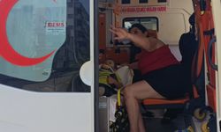 Hafif ticari araç servis minibüsüne çarptı; 4 yaralı