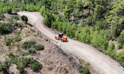 Kumluca Belediyesi yayla yollarında çalışmalarını sürdürüyor