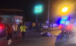 Otomobille çarpışan motosikletin genç sürücüsü hayatını kaybetti