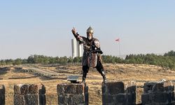 Selçuklu kıyafetiyle 5 yıldır Türkiye'yi dolaşıyor