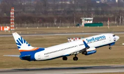 SunExpress ekibini taşıyan servis kaza yaptı