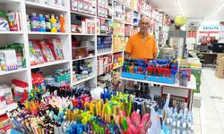 Antalya’nın en eski kırtasiyesi zincir marketlere karşı direniyor