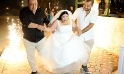 Zihinsel engelli kadının hayali temsili düğünle gerçekleşti: Ağabeyler gözyaşlarını tutamadı