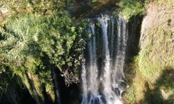 Antalya’da sıcaktan kaçan 650 kişi Düden Şelalesi koştu