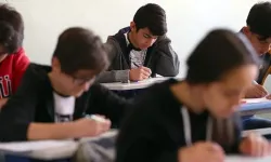 Aile ve Sosyal Hizmetler Bakanlığı’nda öğrencilere 1,5 milyarlık destek