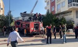 Çatıda korkutan yangın! Mahsur kalan işçi alevlerin arasından son anda kurtarıldı