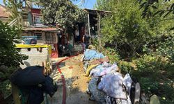 Çöp yakıldığını sandı, evinin yandığını görünce panikle itfaiyeyi aradı