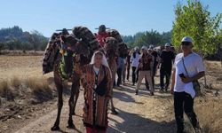 Deve kervanı 105 yıl sonra tarihi Hançalar Köprüsünden geçti
