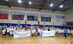 Ege Dostluk Basketbol Turnuvası’nda coşkulu kupa töreni