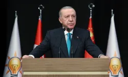 Cumhurbaşkanı Erdoğan'dan Özgür Özel'e 'baklava kutusu' göndermesi