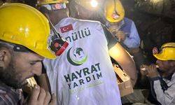Göçük altındaki  işçiler 22 saattir kurtarılmayı bekliyor