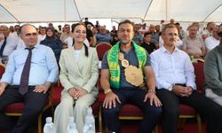 Korkuteli’nde Altın Kiraz Yağlı Pehlivan Güreşleri coşkusu